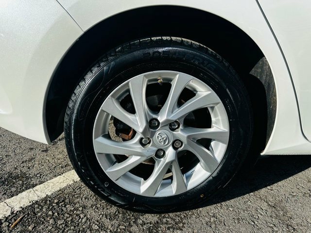 Toyota Auris Vvt-h Design Hatchback Blue #9