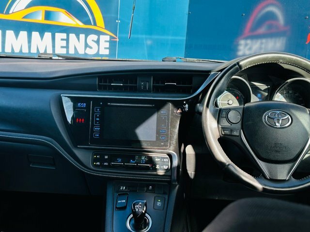 Toyota Auris Vvt-h Design Hatchback Blue #23