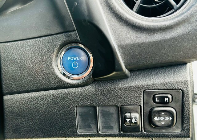 Toyota Auris Vvt-h Design Hatchback Blue #36
