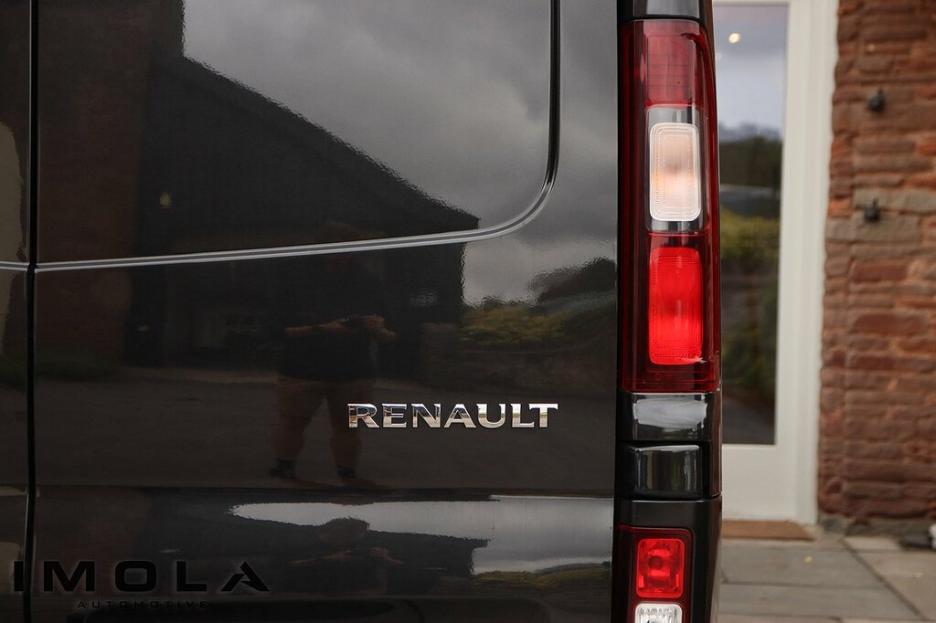 Renault Trafic Dci Blue 30 Advance Blue #44