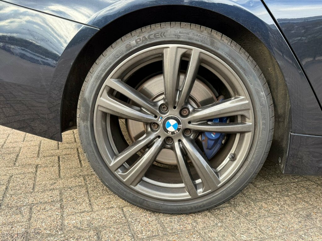 BMW 4 Series Gran Coupe Hatchback Black #35