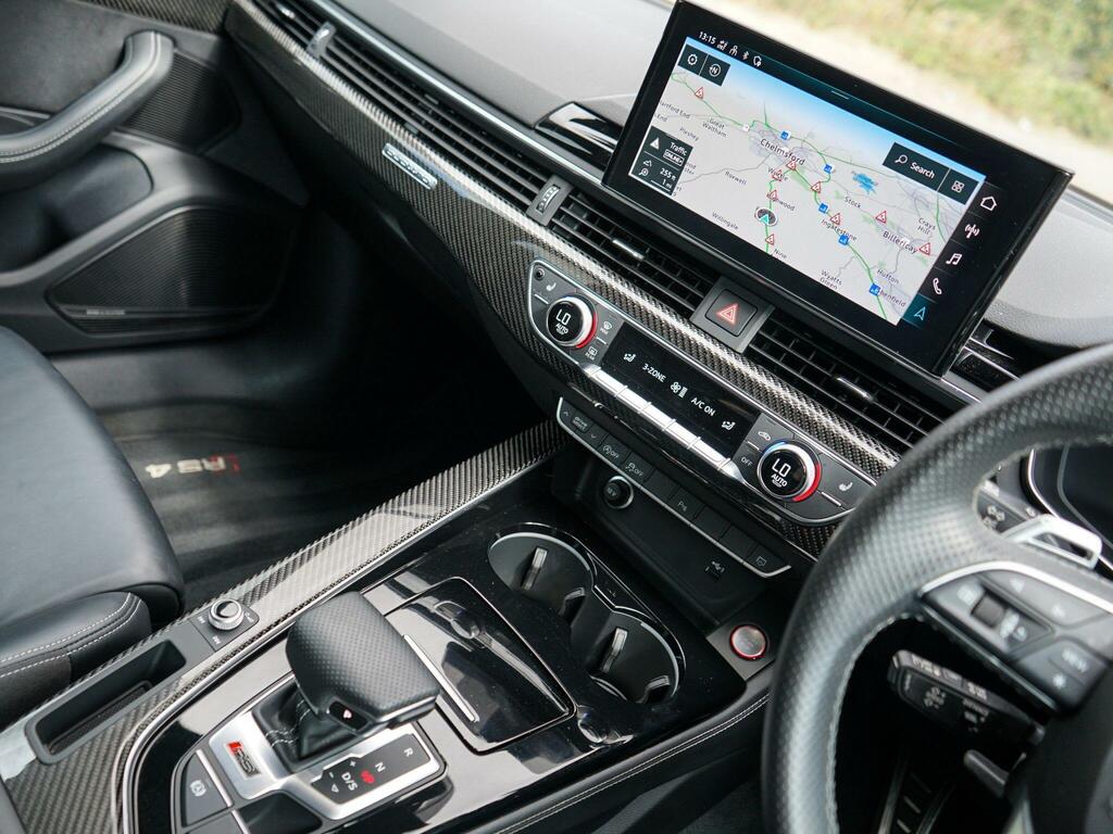 Audi RS4 Avant Petrol #6