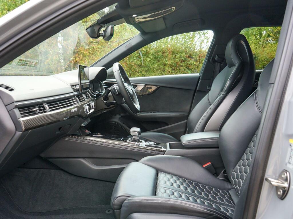 Audi RS4 Avant Petrol #3