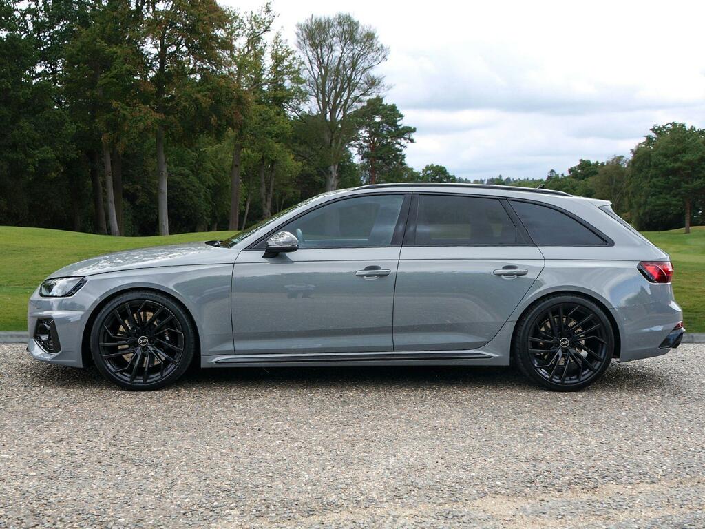 Audi RS4 Avant Petrol #2