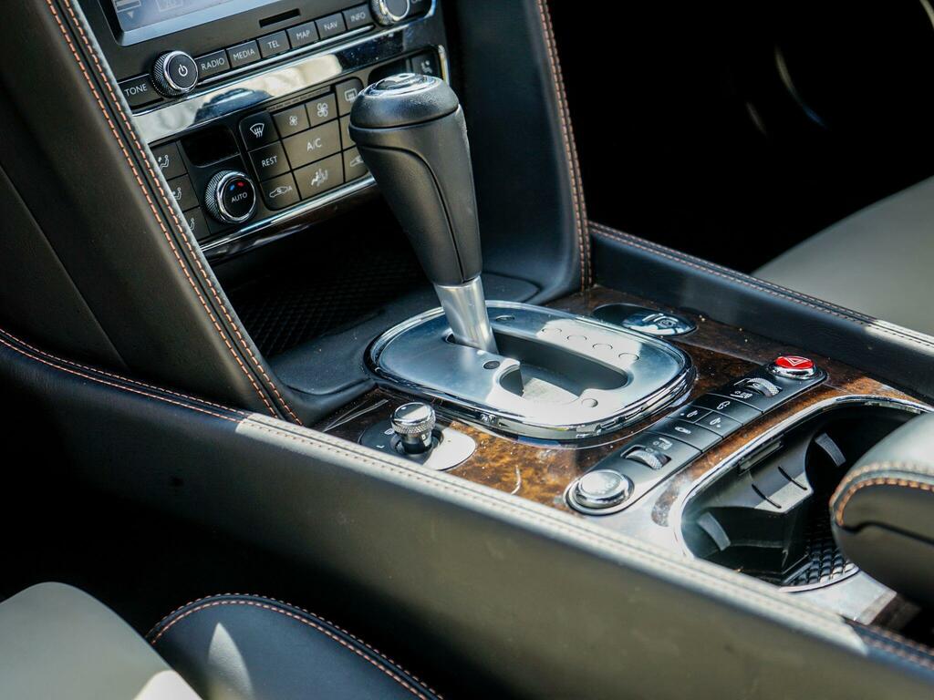 Bentley Continental Flying Spur Speed 4-Door Black #17