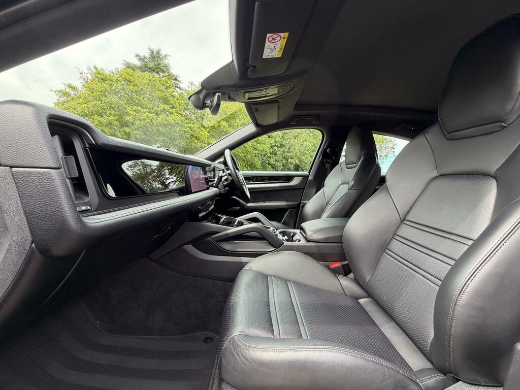 Porsche Cayenne Hybrid #3