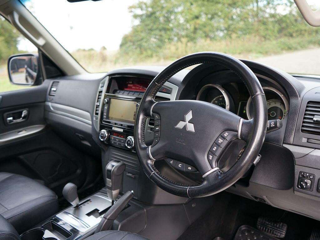 Mitsubishi Shogun 3.2 Di-dc Barbarian Swb 3-Dr Station Wagon  #21