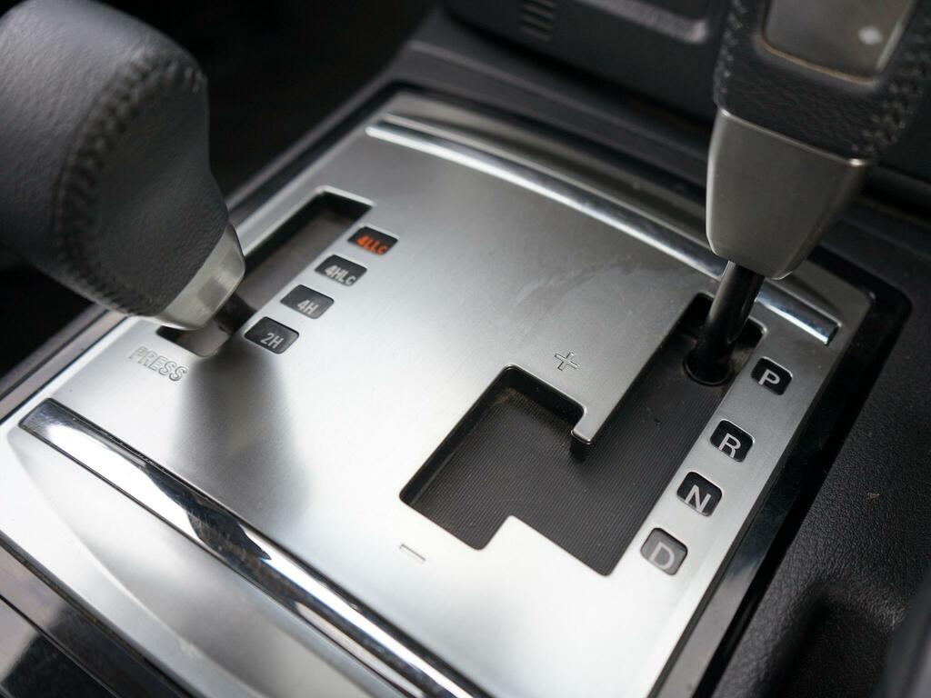Mitsubishi Shogun 3.2 Di-dc Barbarian Swb 3-Dr Station Wagon  #29