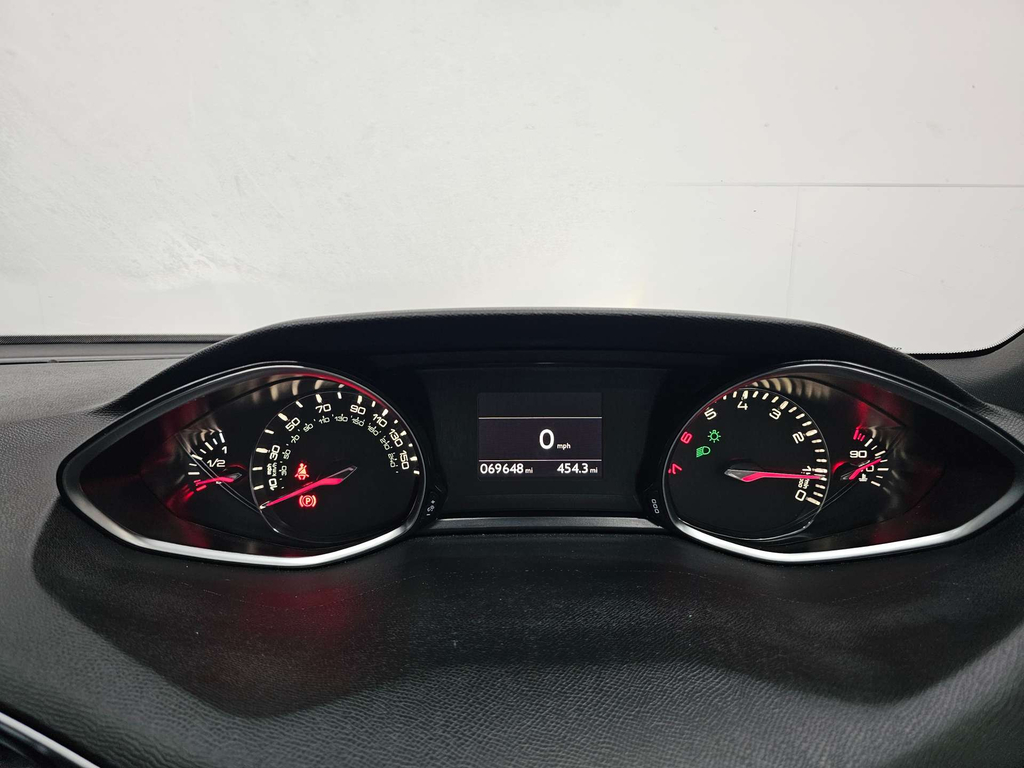 Peugeot 308 1.2 Puretech Active Hatchback Red #40