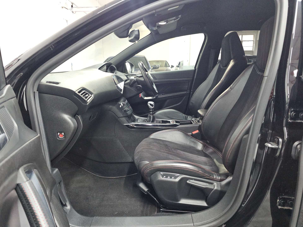Peugeot 308 1.2 Puretech Active Hatchback Red #19