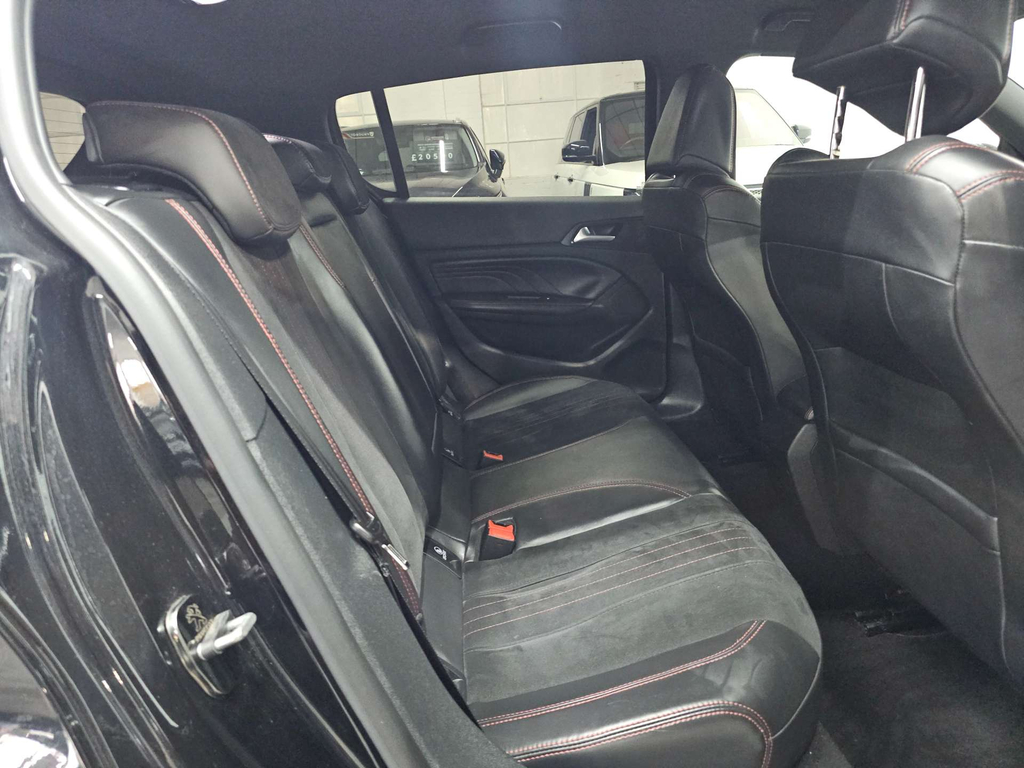 Peugeot 308 1.2 Puretech Active Hatchback Red #13