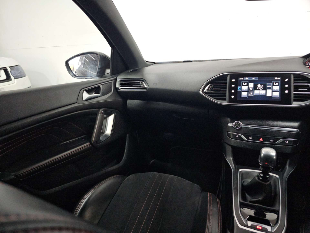 Peugeot 308 1.2 Puretech Active Hatchback Red #23