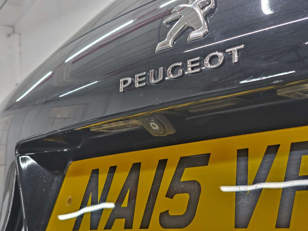 Peugeot 308 1.2 Puretech Active Hatchback Red #74