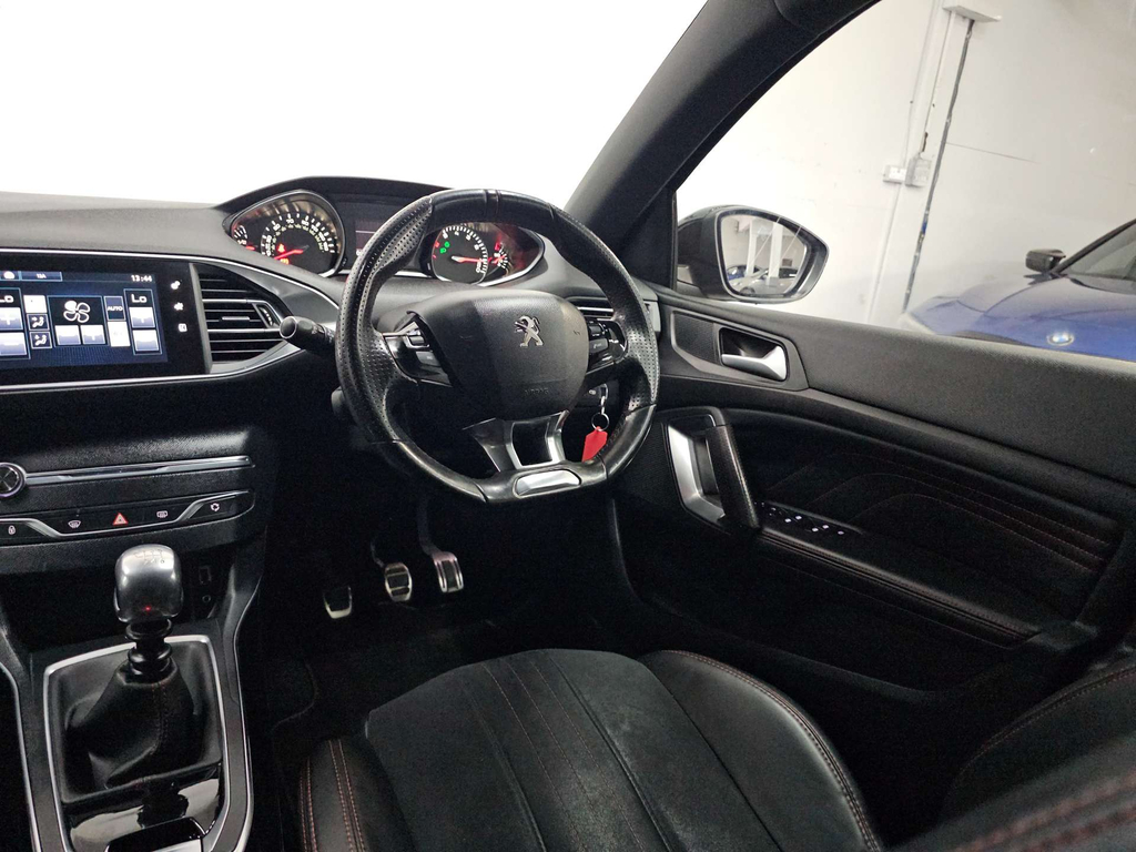 Peugeot 308 1.2 Puretech Active Hatchback Red #22