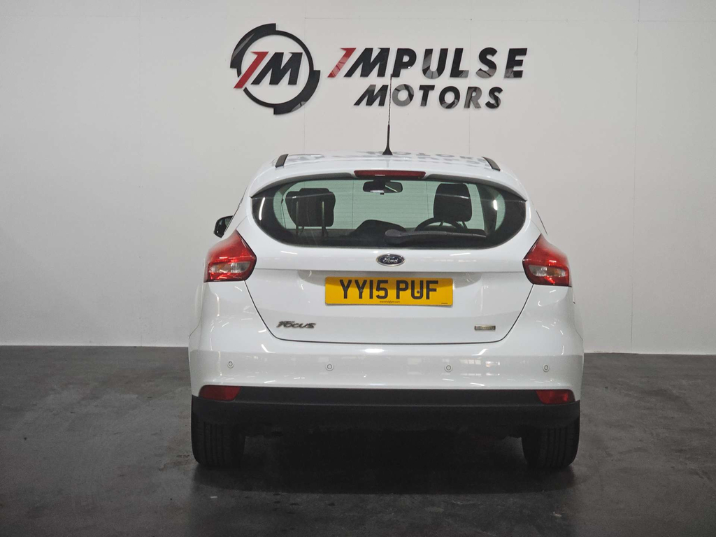Ford Focus Zetec White #6