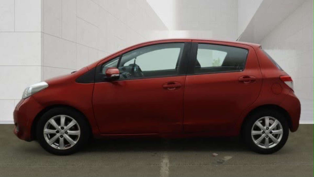 Toyota Yaris Tr Vvt-i Red #6