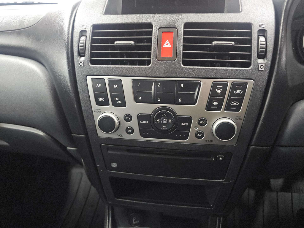 Nissan Almera Hatchback 1.8 Blue #35
