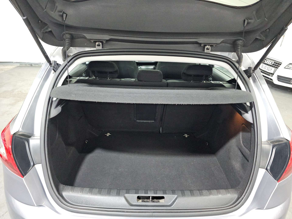Peugeot 308 Thp Active Red #18