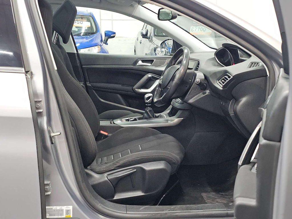 Peugeot 308 Thp Active Red #11