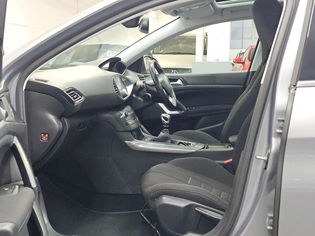 Peugeot 308 Thp Active Red #24