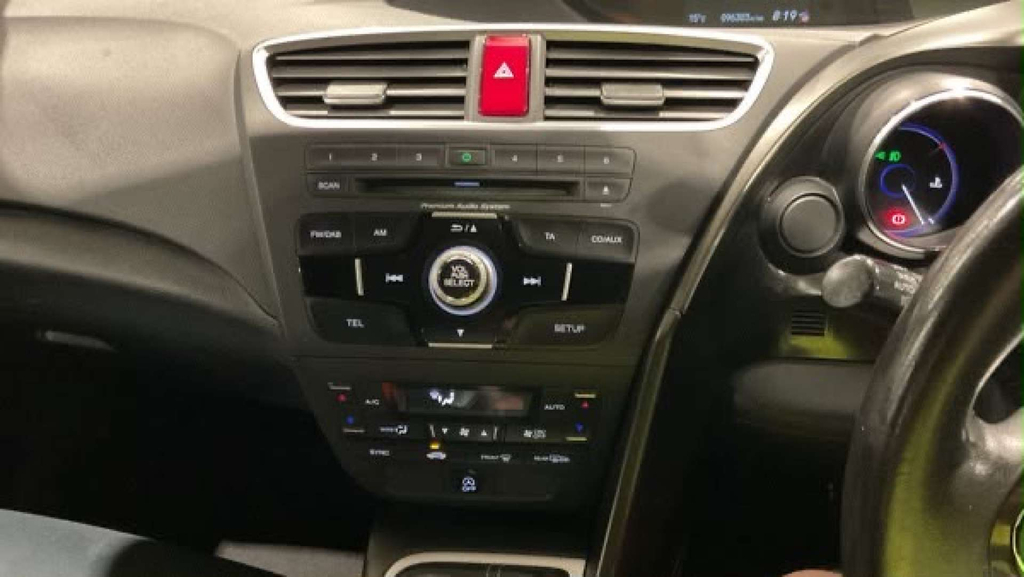 Honda Civic Es-t Silver #10