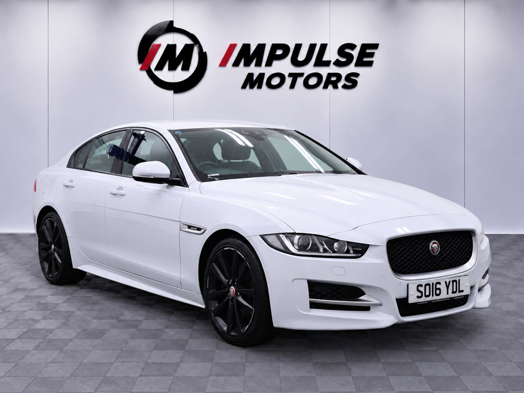 Jaguar XE R-sport D White