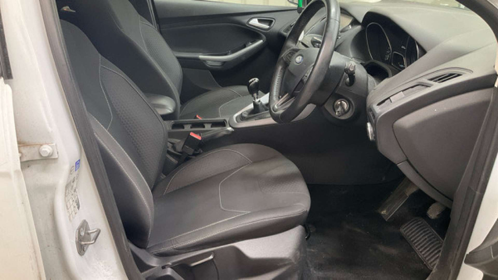 Ford Focus 2016 2.0T Ecoboost St-3 Hatchback Manua Yellow #9