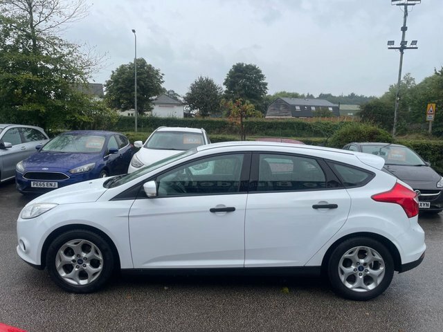 Ford Focus 1.6 Studio Hatchback Euro 5 85 White #4