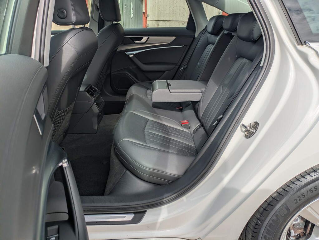 Audi A6 Saloon Se Executive White #19