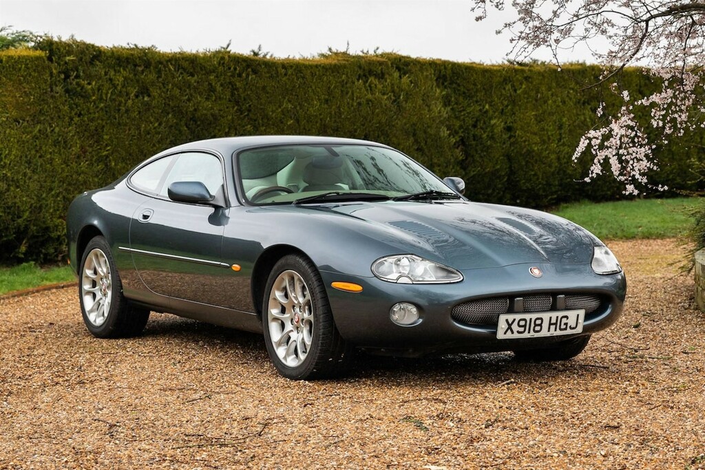 Jaguar XKR 4.2 Supercharged 400 Grey