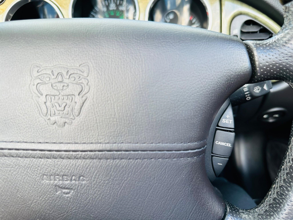 Jaguar XKR Coupe Silver #88