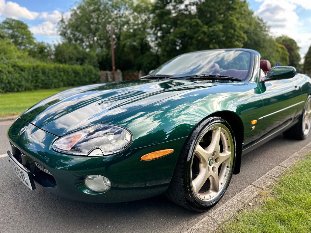 Jaguar XKR Coupe Silver #28