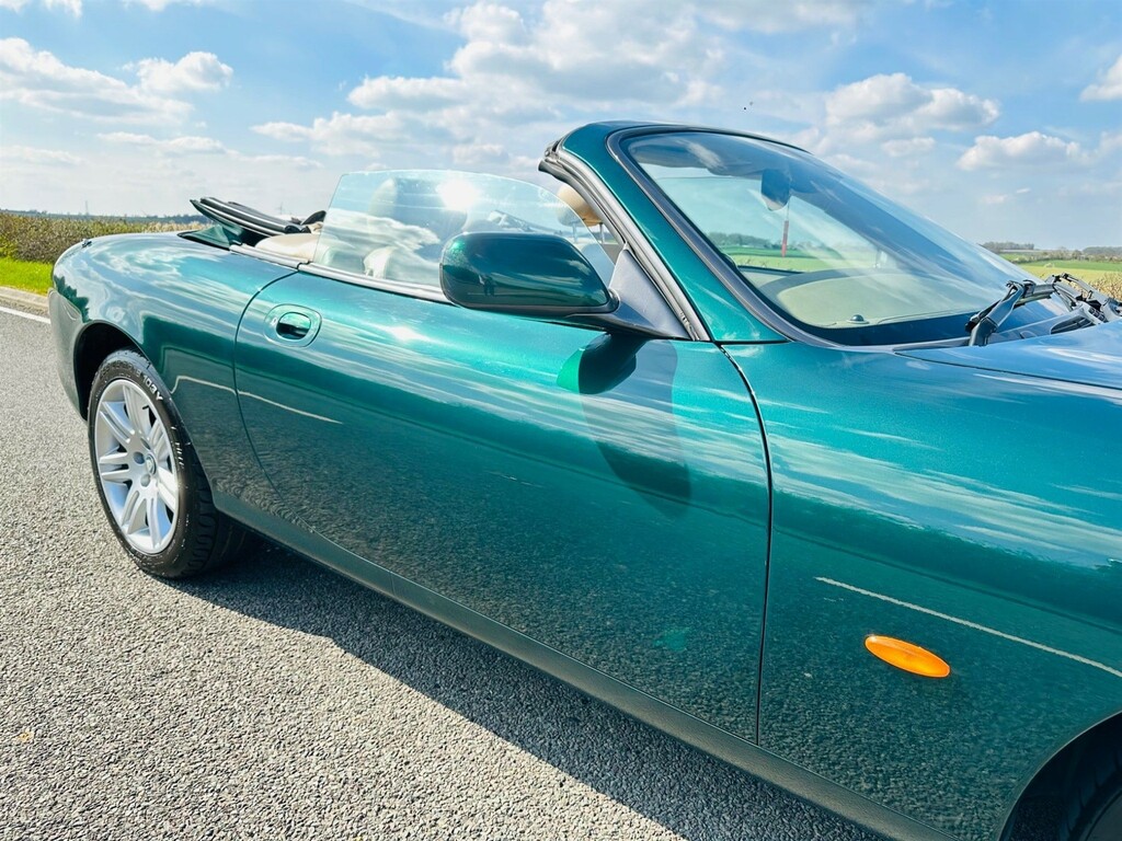 Jaguar XKR Convertible Black #23
