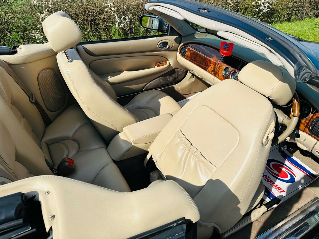 Jaguar XKR Convertible Black #63