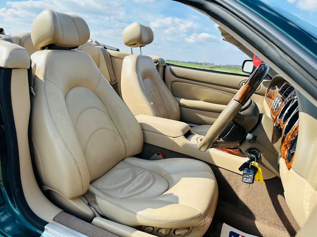 Jaguar XKR Convertible Black #54