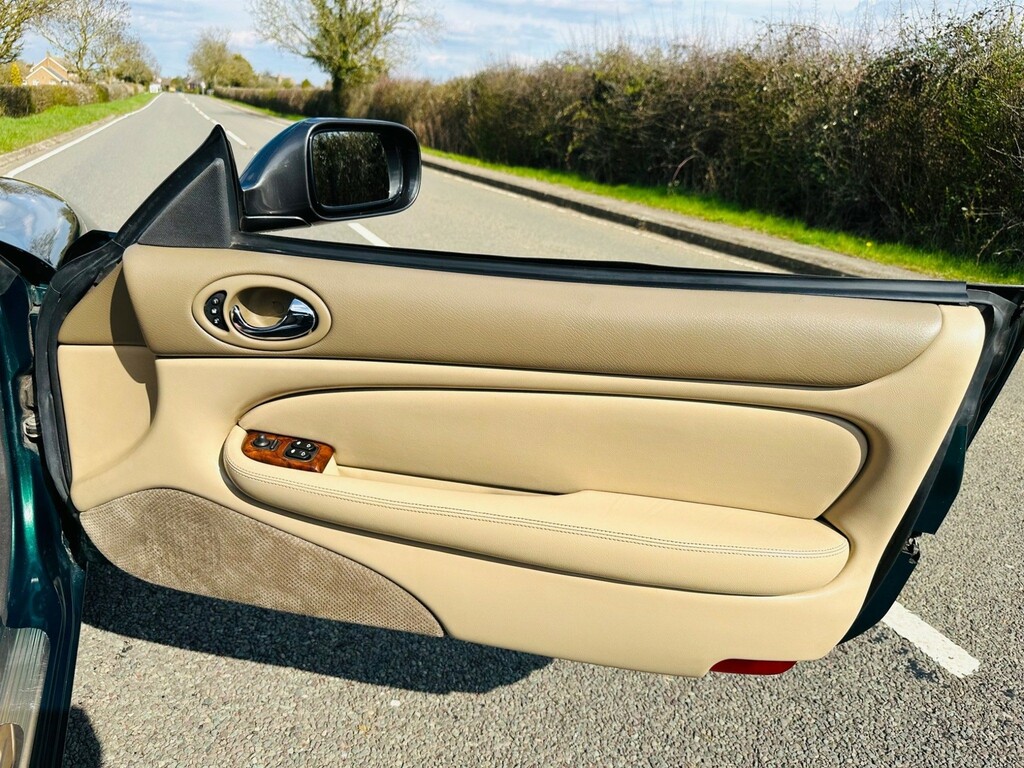 Jaguar XKR Convertible Black #88