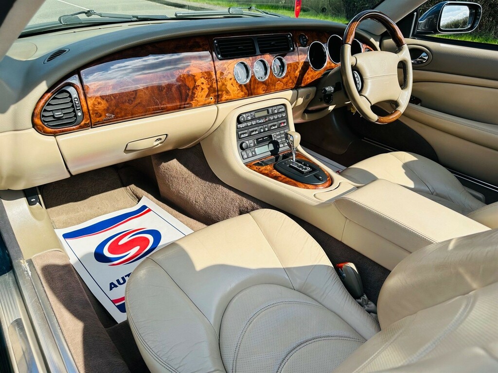 Jaguar XKR Convertible Black #58