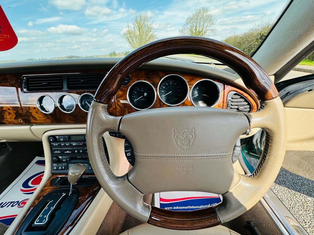 Jaguar XKR Convertible Black #82