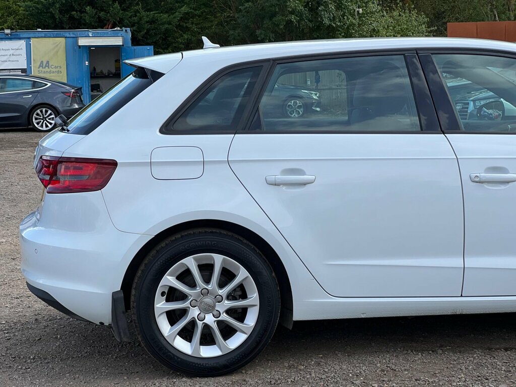 Audi A3 2.0 Tdi Sport Sportback Euro 5 Ss 2013 Black #10