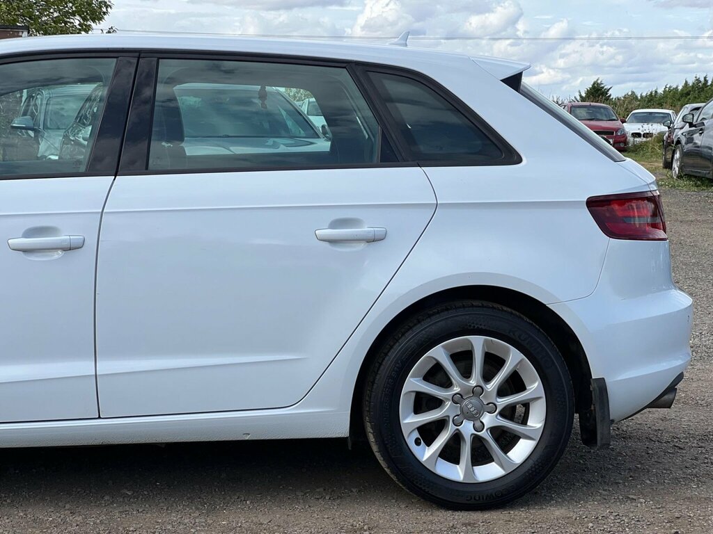 Audi A3 2.0 Tdi Sport Sportback Euro 5 Ss 2013 Black #16