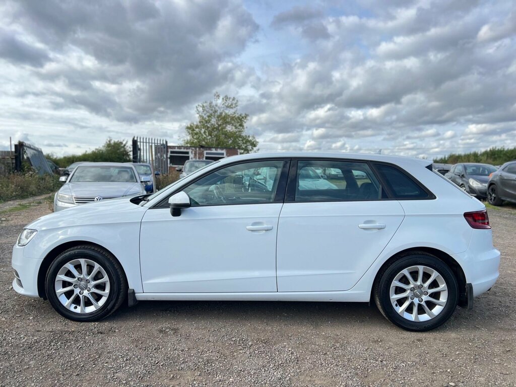 Audi A3 2.0 Tdi Sport Sportback Euro 5 Ss 2013 Black #14