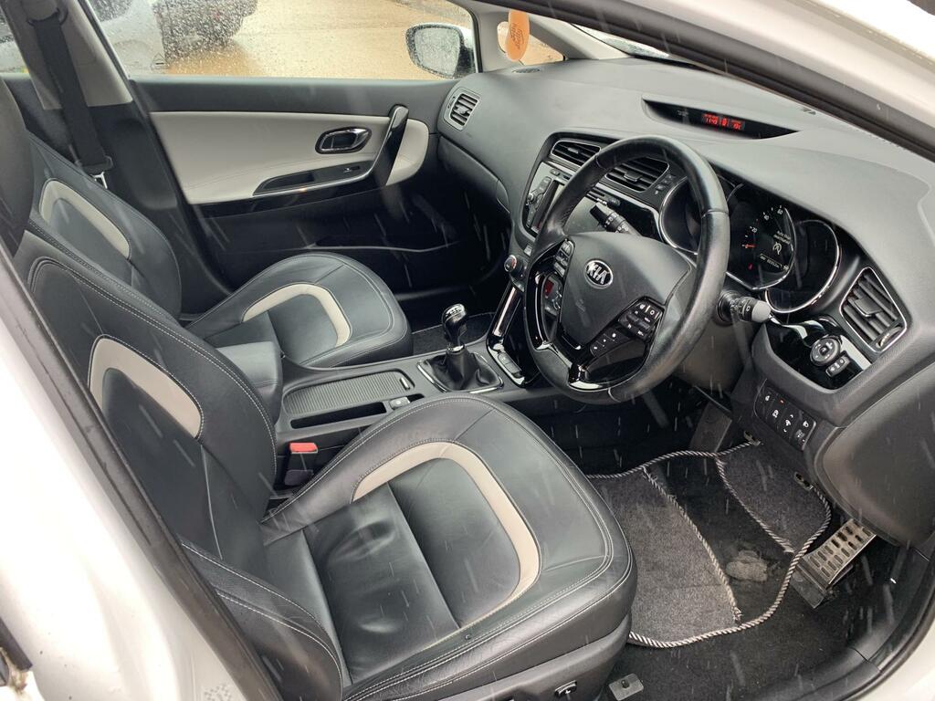 Kia Ceed 4 White #5
