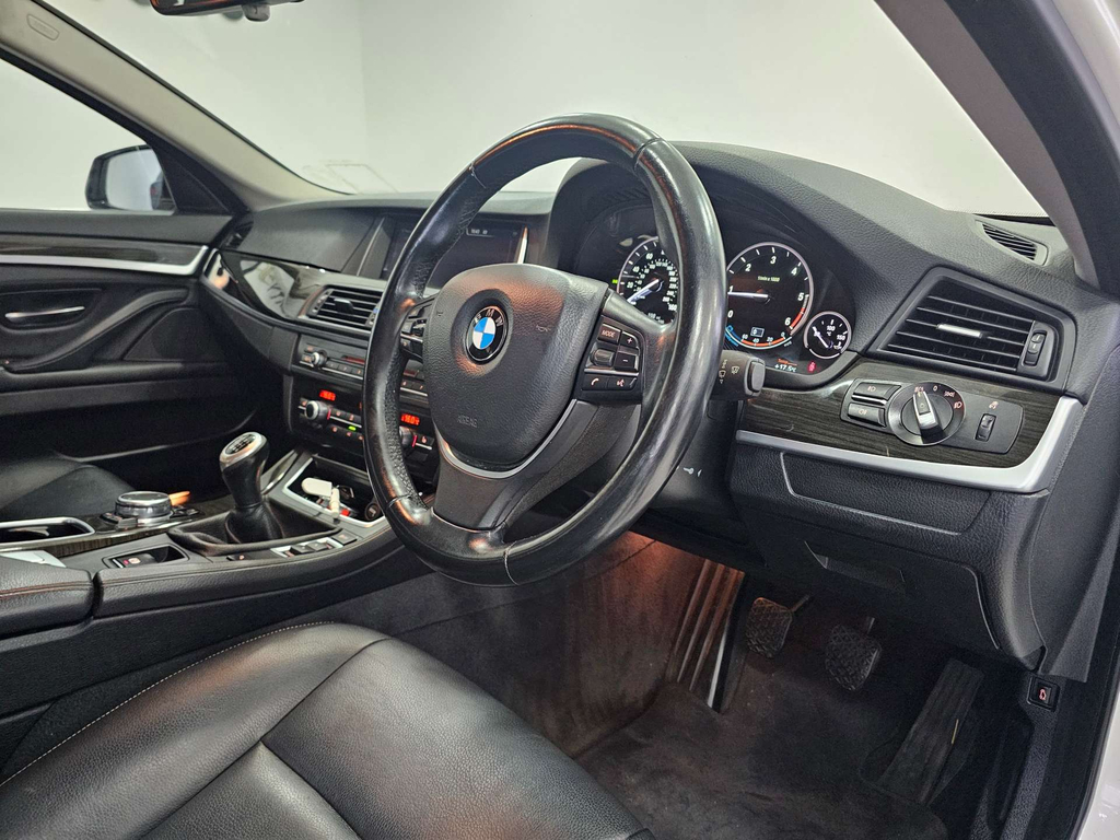 BMW 5 Series 520D Luxury SK15LNW White #5