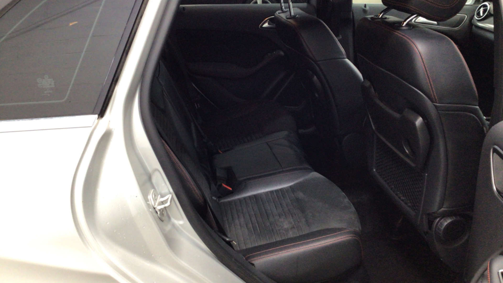 Mercedes-Benz 200 Hatchback Black #12