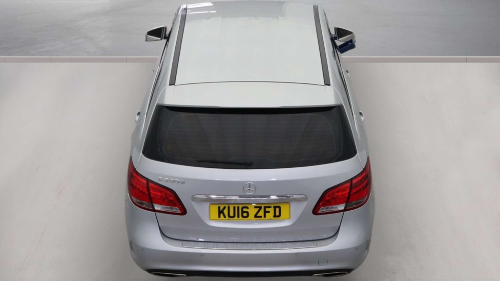 Mercedes-Benz 200 Hatchback Black #8