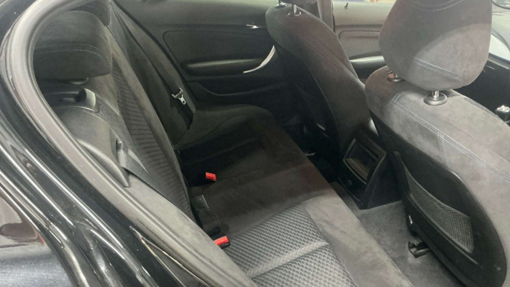BMW 1 Series Hatchback Black #8