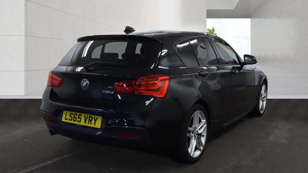 BMW 1 Series Hatchback Black #4