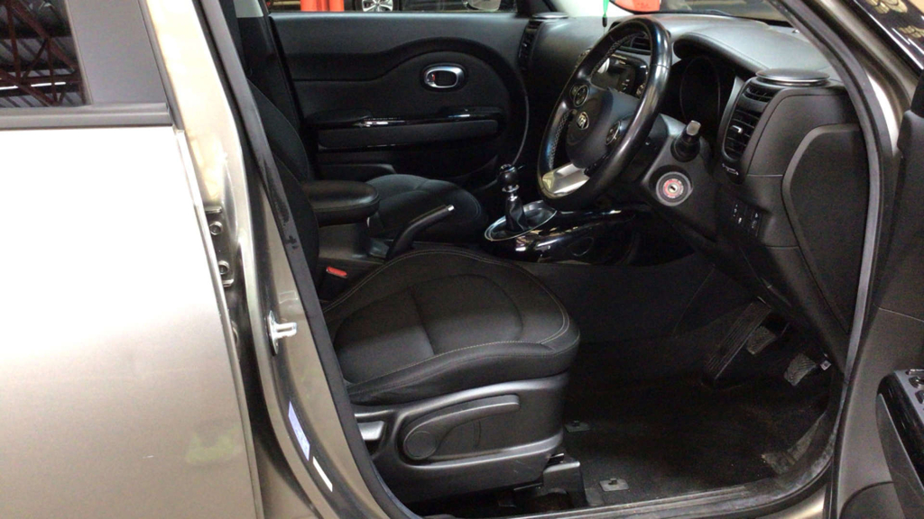 Kia Soul 1.6 Crdi 2 Dct Black #9