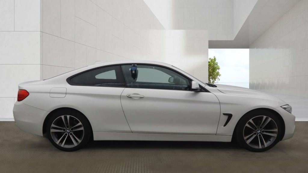 BMW 4 Series Sport White #5