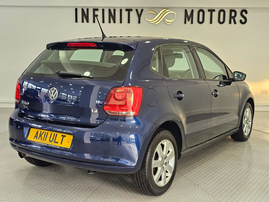 Volkswagen Polo Hatchback Red #14